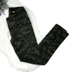 Unionbay Women's Camo Mid Rise Skinny Jeans Green Size 3